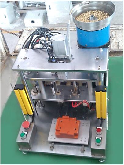 塑膠產品 螺母植入機